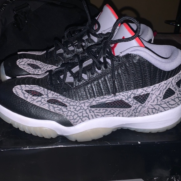Air Jordan retro 11 Low IE - Picture 2 of 4